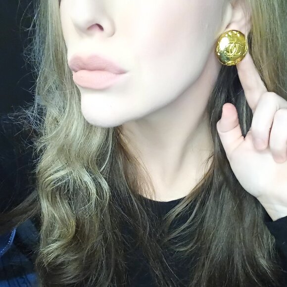 Chanel Vintage Clip on Earrings - Picture 17 of 17